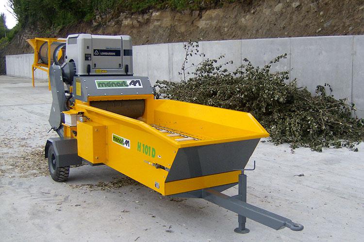 VEGUEMAT - Compostage & Recyclage - Broyeurs agricoles - Broyeurs de déchets verts - Ménart - B102